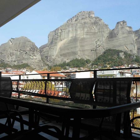 Meteora Panorama At The City Center Калампака Екстериор снимка
