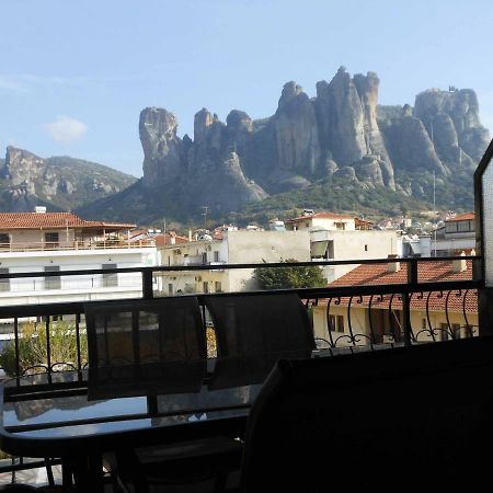 Meteora Panorama At The City Center Калампака Екстериор снимка